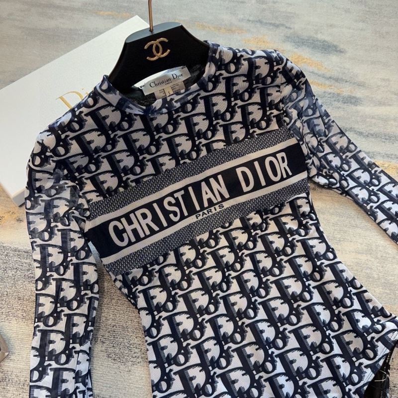 CHRISTIAN DIOR